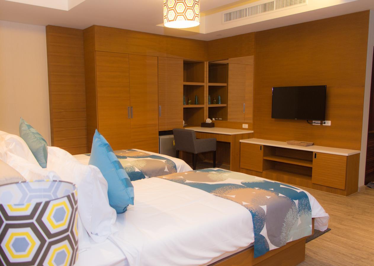 Kanita Pool Villa Karon Bagian luar foto